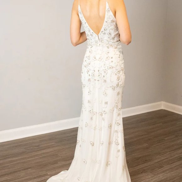 Lotus Threads NWT Wedding Dress 62234 - Never Worn, Ivory with lots of Jewels, 4 - Picture 2 of 11